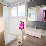 Maison De Pecheur A 50m De La & 10min Ferry, 3 Chambres, 7 Personnes, Intendance Luxury Host Шербур-ан-Котантен