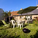 Дом отдыха Maison De Pecheur A 50m De La & 10min Ferry, 3 Chambres, 7 Personnes, Intendance Luxury Host Шербур-ан-Котантен