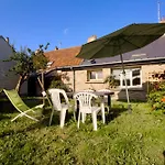 Дом отдыха Maison De Pecheur A 50m De La & 10min Ferry, 3 Chambres, 7 Personnes, Intendance Luxury Host Шербур-ан-Котантен