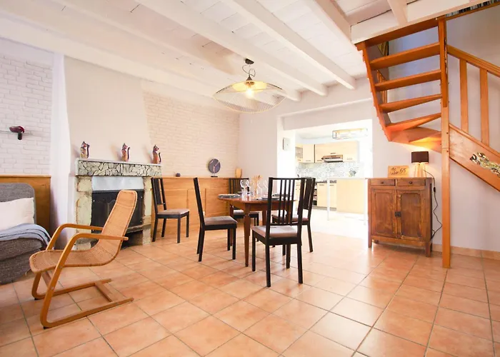 Maison De Pecheur A 50m De La & 10min Ferry, 3 Chambres, 7 Personnes, Intendance Luxury Host