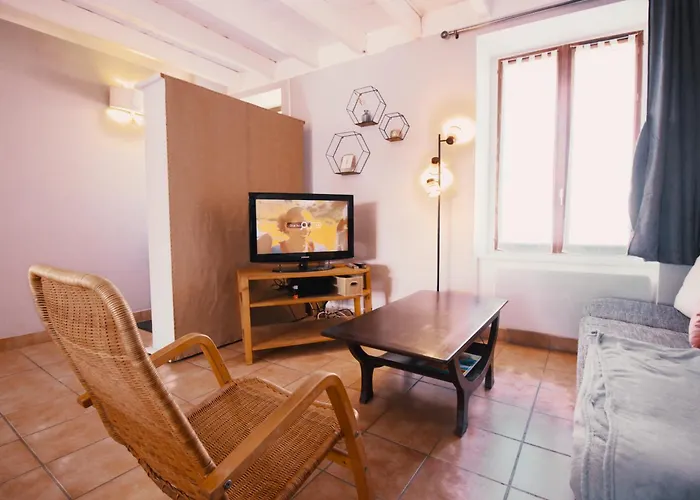 Maison De Pecheur A 50m De La & 10min Ferry, 3 Chambres, 7 Personnes, Intendance Luxury Host Holiday home *