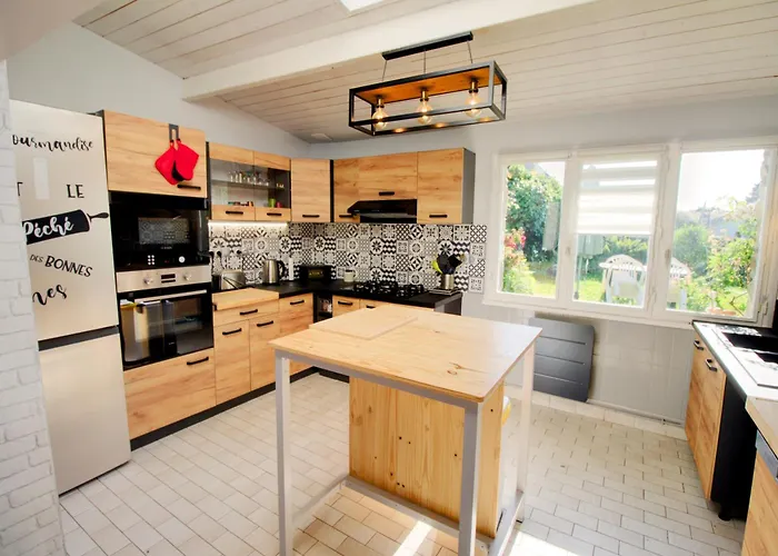 Maison De Pecheur A 50m De La & 10min Ferry, 3 Chambres, 7 Personnes, Intendance Luxury Host Holiday home *