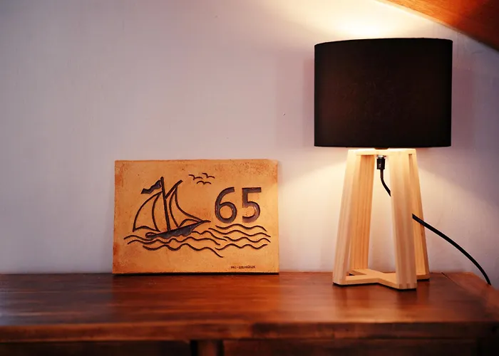 Maison De Pecheur A 50m De La & 10min Ferry, 3 Chambres, 7 Personnes, Intendance Luxury Host Holiday home *